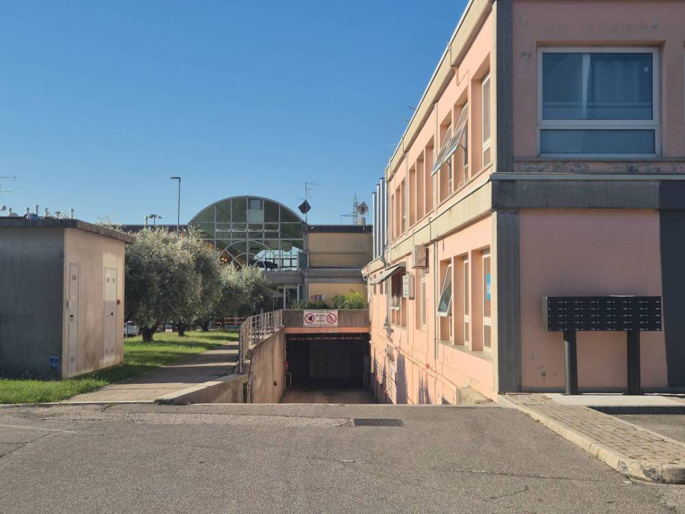 locale di sgombero in vendita ad Affi in zona Caorsa