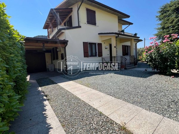 casa indipendente in vendita ad Affi in zona Caorsa