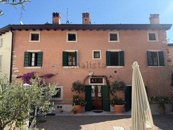 casa indipendente in vendita ad Affi in zona Caorsa