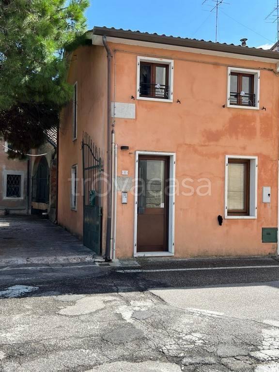 casa indipendente in vendita ad Albaredo d'Adige