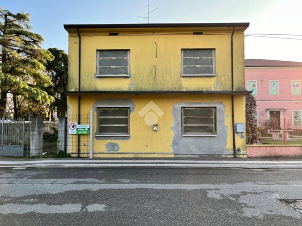 casa indipendente in vendita ad Albaredo d'Adige