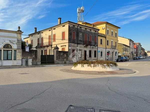 casa indipendente in vendita ad Albaredo d'Adige