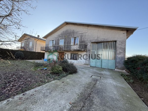 casa indipendente in vendita ad Albaredo d'Adige in zona Michellorie