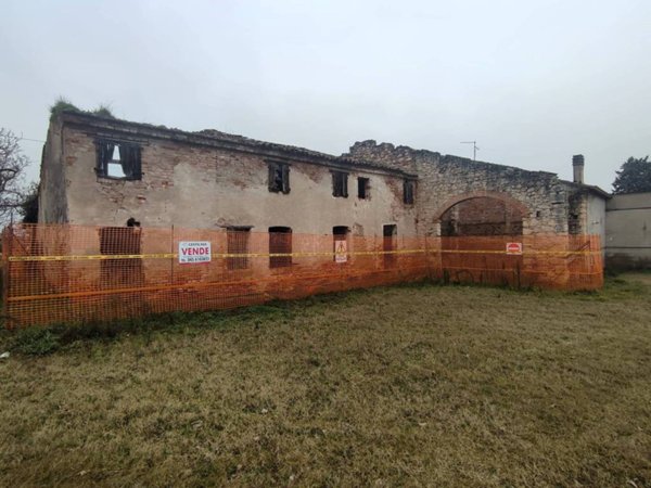 casa indipendente in vendita ad Albaredo d'Adige