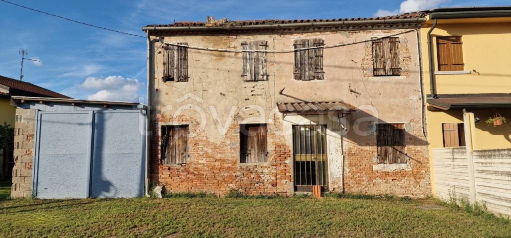 casa indipendente in vendita ad Albaredo d'Adige