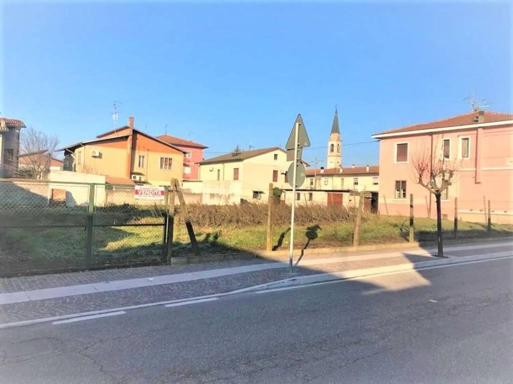 terreno edificabile in vendita ad Albaredo d'Adige