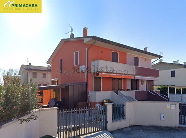 casa indipendente in vendita ad Albaredo d'Adige in zona Michellorie