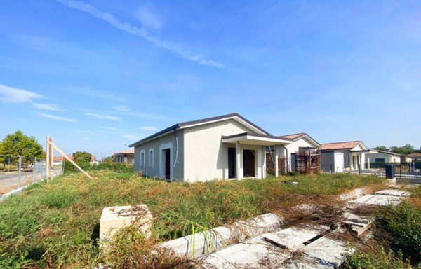 casa indipendente in vendita ad Albaredo d'Adige in zona Presina