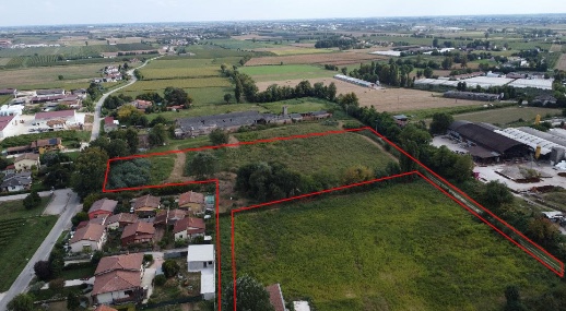terreno edificabile in vendita ad Albaredo d'Adige