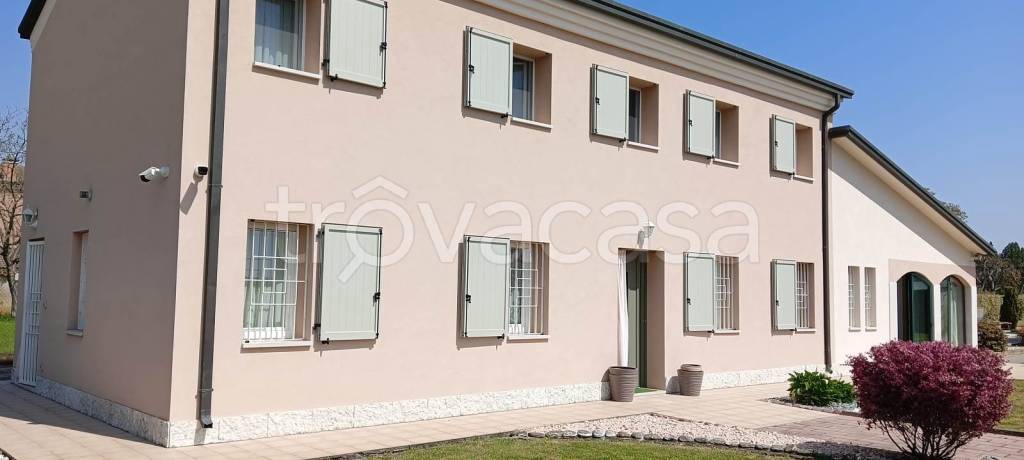 casa indipendente in vendita ad Albaredo d'Adige