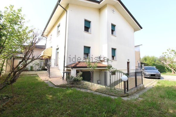 casa indipendente in vendita ad Albaredo d'Adige