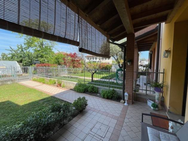 casa indipendente in vendita ad Albaredo d'Adige