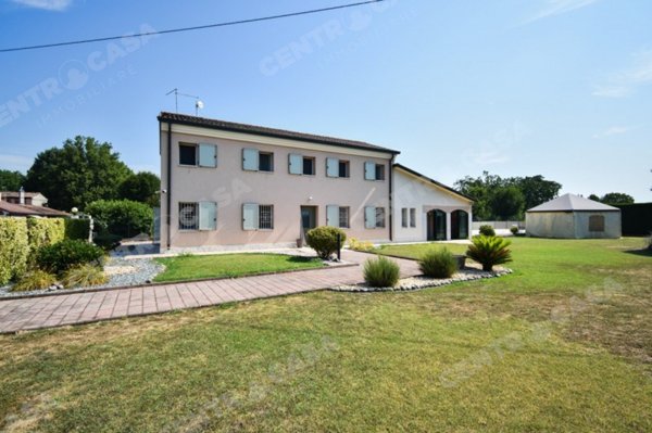 casa indipendente in vendita ad Albaredo d'Adige