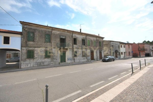 casa indipendente in vendita ad Albaredo d'Adige