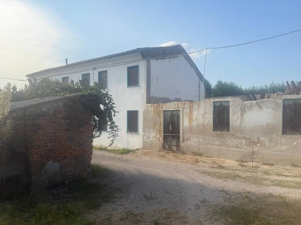 casa indipendente in vendita ad Albaredo d'Adige