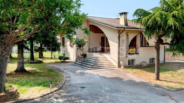 casa indipendente in vendita ad Albaredo d'Adige