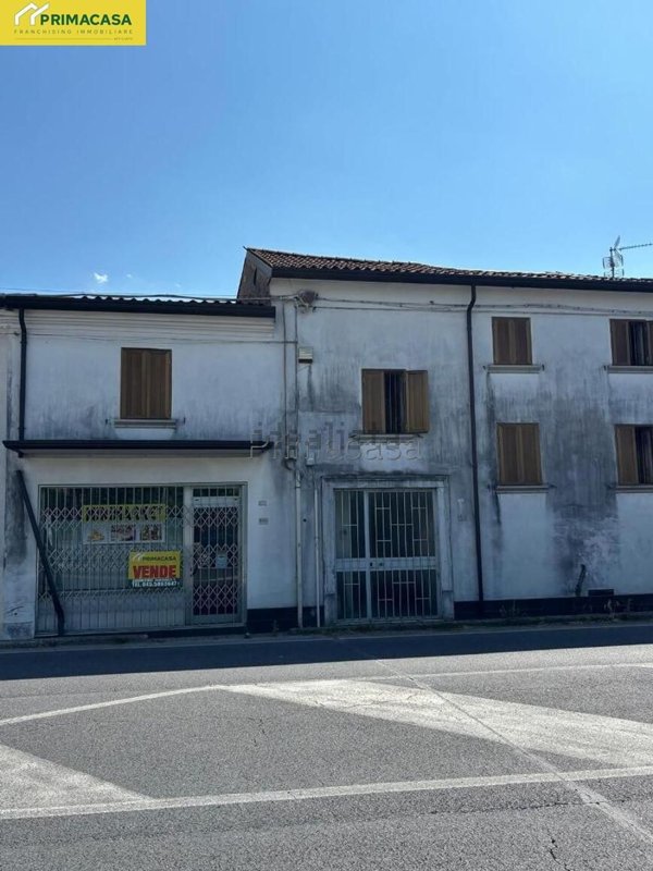 pentavano in vendita ad Albaredo d'Adige