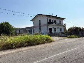 locale commerciale in vendita ad Albaredo d'Adige