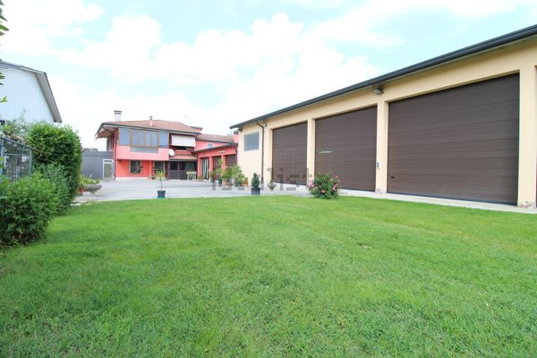 casa indipendente in vendita ad Albaredo d'Adige