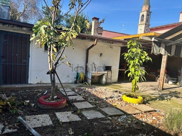 casa indipendente in vendita ad Albaredo d'Adige