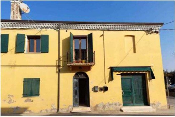 appartamento in vendita ad Albaredo d'Adige in zona Presina