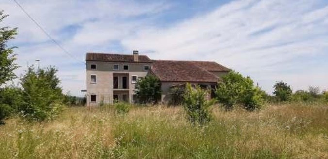 casa indipendente in vendita ad Albaredo d'Adige in zona Presina