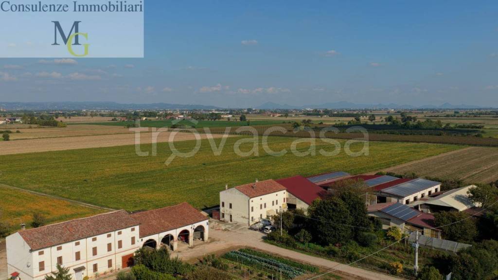 casa indipendente in vendita ad Albaredo d'Adige