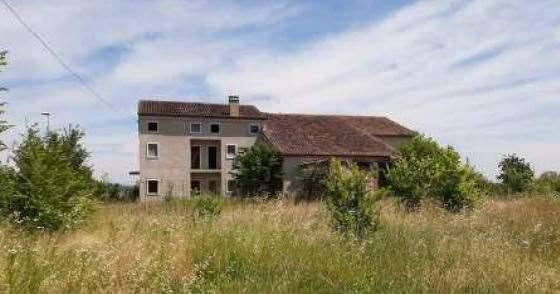 casa indipendente in vendita ad Albaredo d'Adige in zona Presina