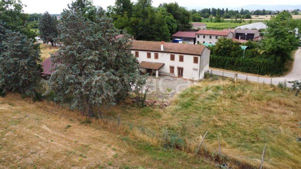 casa indipendente in vendita ad Albaredo d'Adige