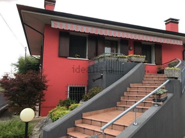 casa indipendente in vendita ad Albaredo d'Adige