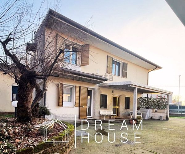 casa indipendente in vendita ad Albaredo d'Adige