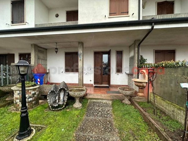 casa indipendente in vendita ad Albaredo d'Adige