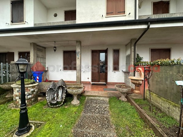 casa indipendente in vendita ad Albaredo d'Adige