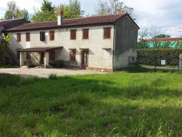 casa indipendente in vendita ad Albaredo d'Adige