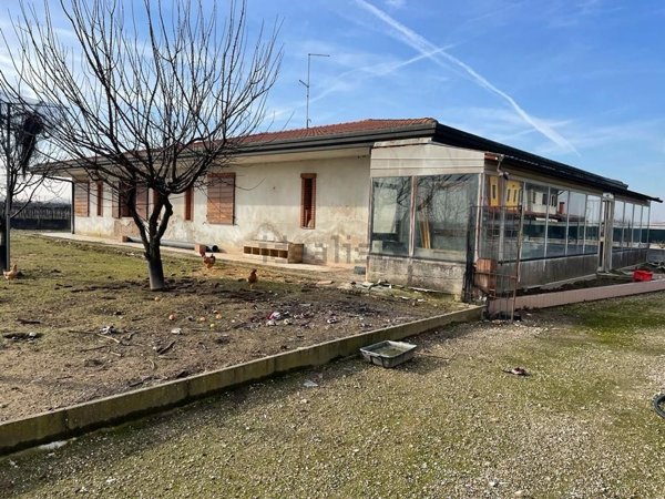 casa indipendente in vendita ad Albaredo d'Adige