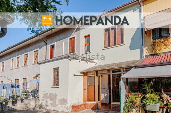casa semindipendente in vendita ad Albaredo d'Adige in zona Coriano