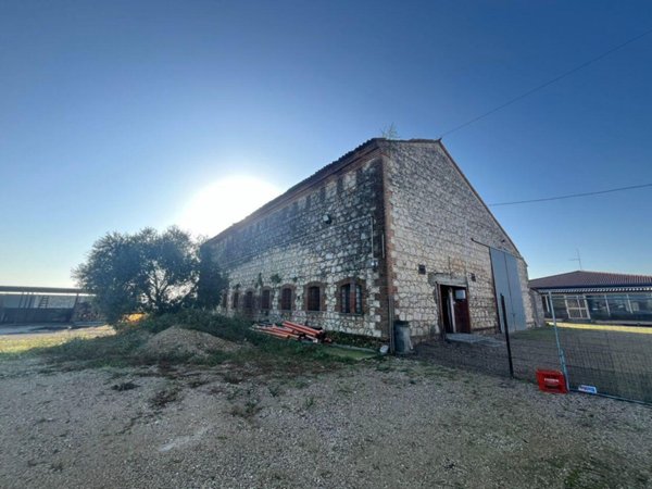 casa indipendente in vendita ad Albaredo d'Adige