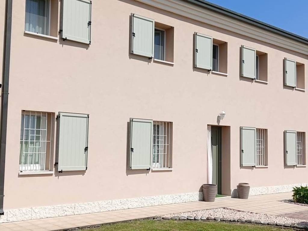 casa indipendente in vendita ad Albaredo d'Adige