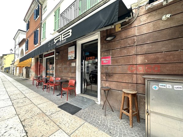 negozio in vendita ad Albaredo d'Adige