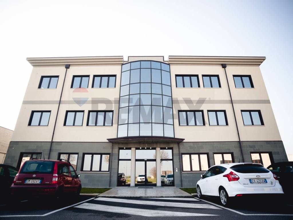 locale commerciale in vendita ad Albaredo d'Adige