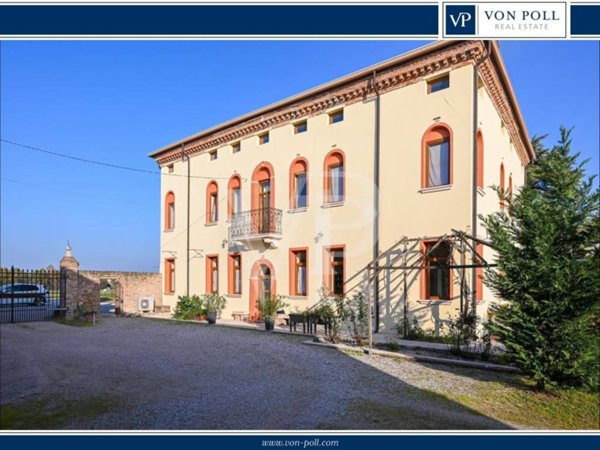 casa indipendente in vendita ad Albaredo d'Adige