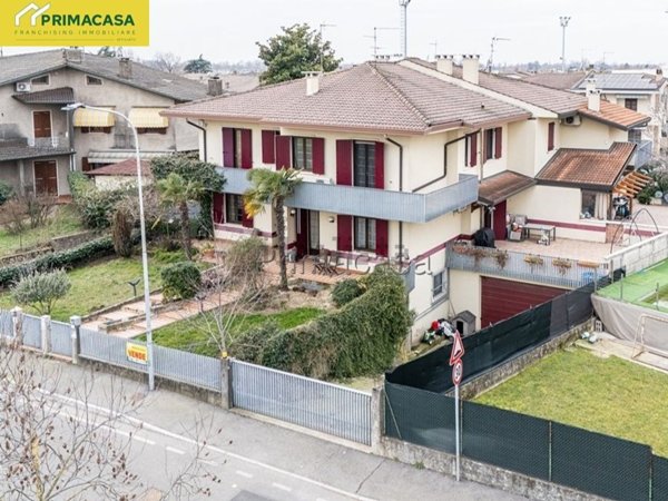 casa indipendente in vendita ad Albaredo d'Adige in zona Coriano