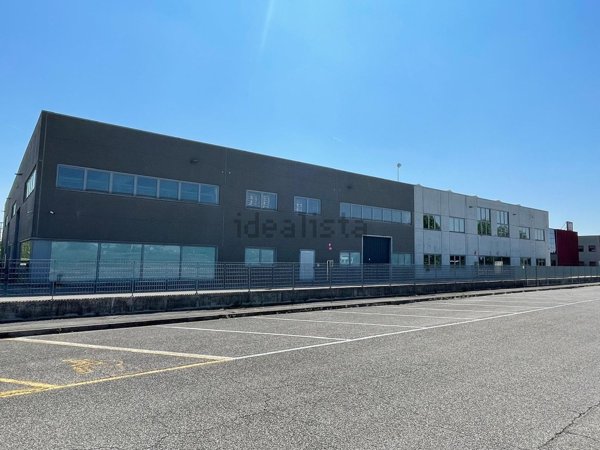 capannone in vendita ad Albaredo d'Adige
