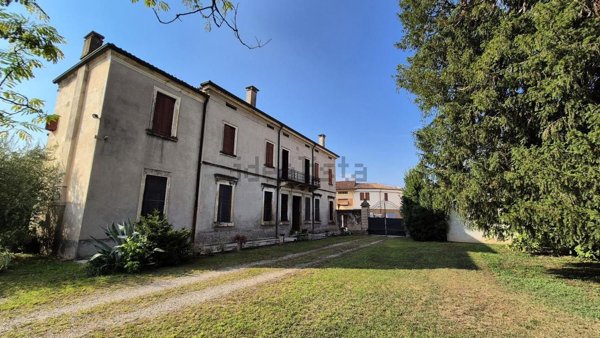villa in vendita ad Albaredo d'Adige