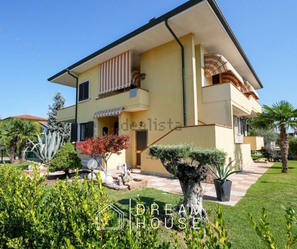 casa indipendente in vendita ad Albaredo d'Adige in zona Presina