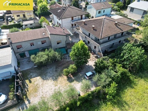 casa indipendente in vendita ad Albaredo d'Adige