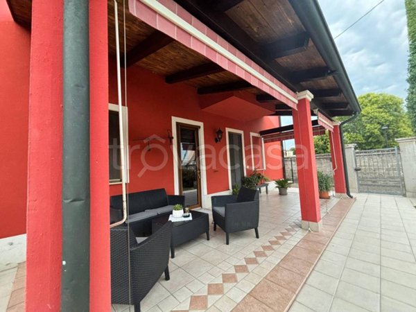 casa indipendente in vendita ad Albaredo d'Adige in zona Michellorie
