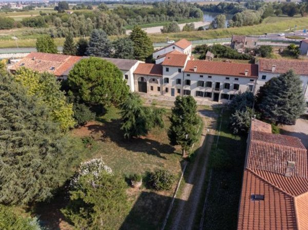 casa indipendente in vendita ad Albaredo d'Adige