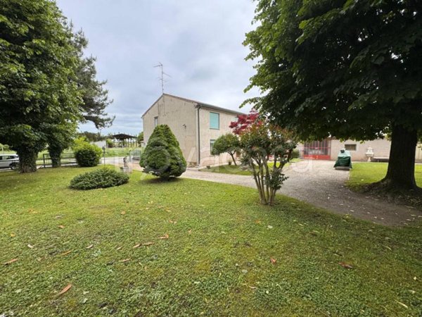 casa indipendente in vendita ad Angiari