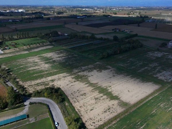 terreno edificabile in vendita ad Angiari